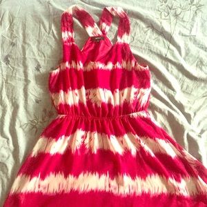 Flowy summer dress. Magenta and white. Size M.